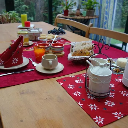 Au Fil Des Bed & Breakfast 3*